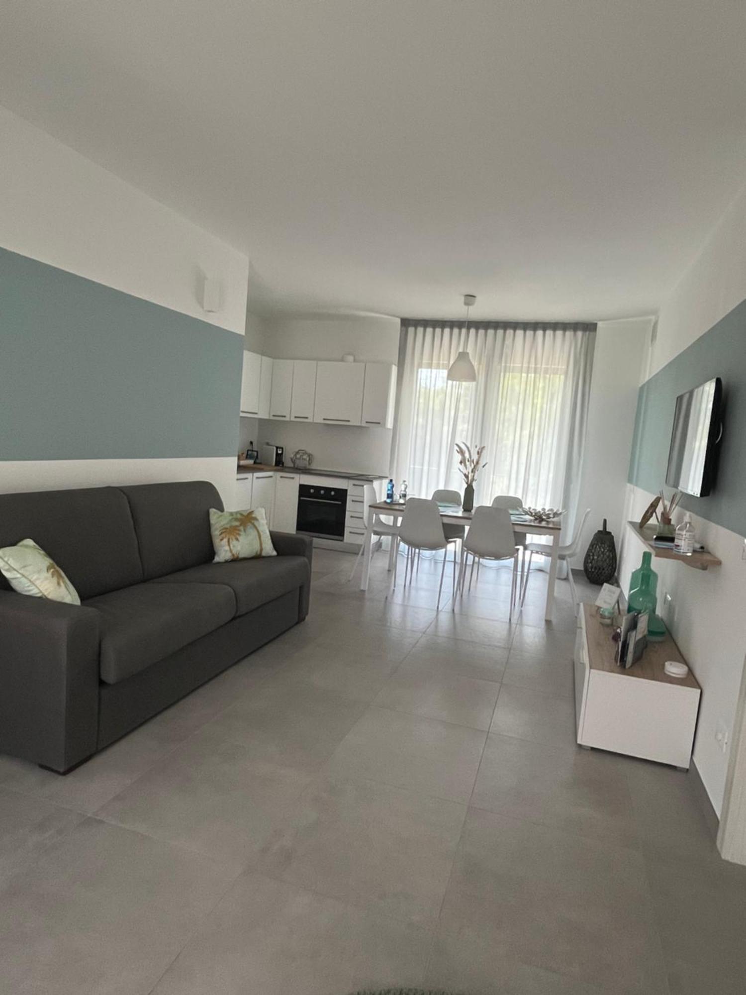 Apartamento "La Terrazza Di Via Roma" Delta Del Po - Private Parking Porto Viro Exterior foto